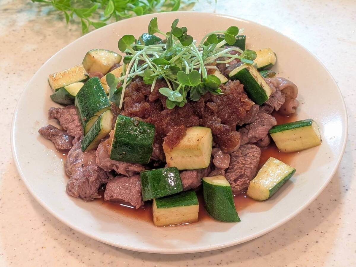 和田明日香さん「サイコロステーキおろしソース」