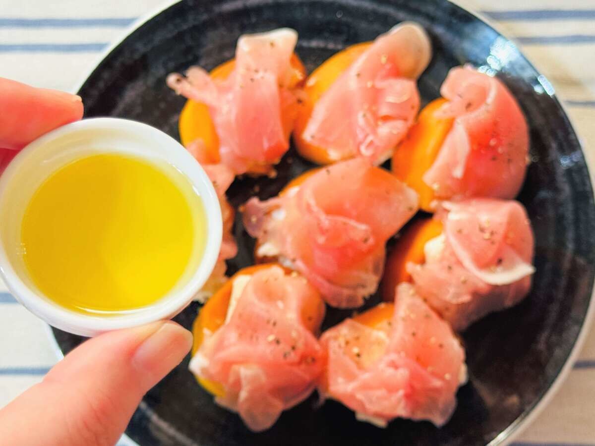 山本ゆりさんの「柿の一番好きな食べかた」