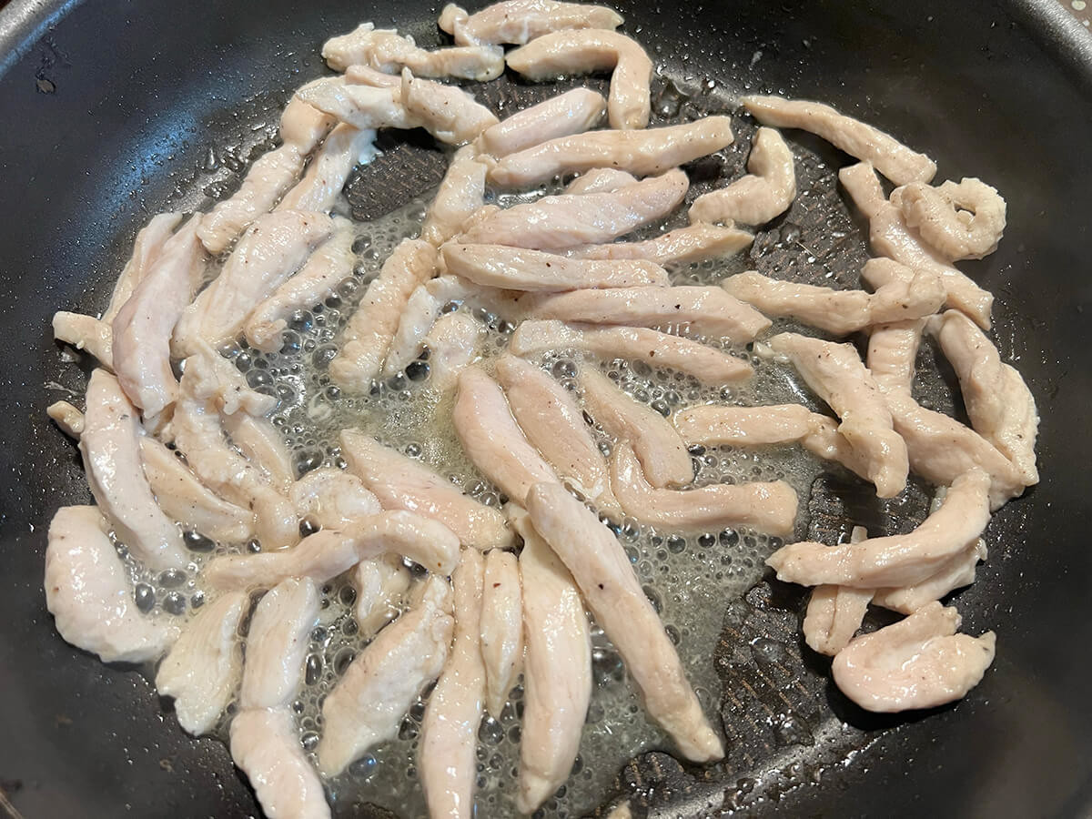きゅうりと鶏肉の炒めもの