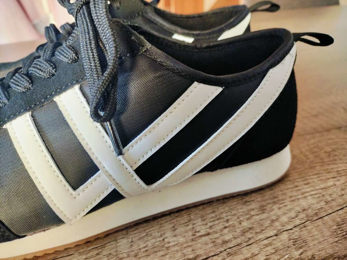 ワークマン新作「レトロスニーカー」