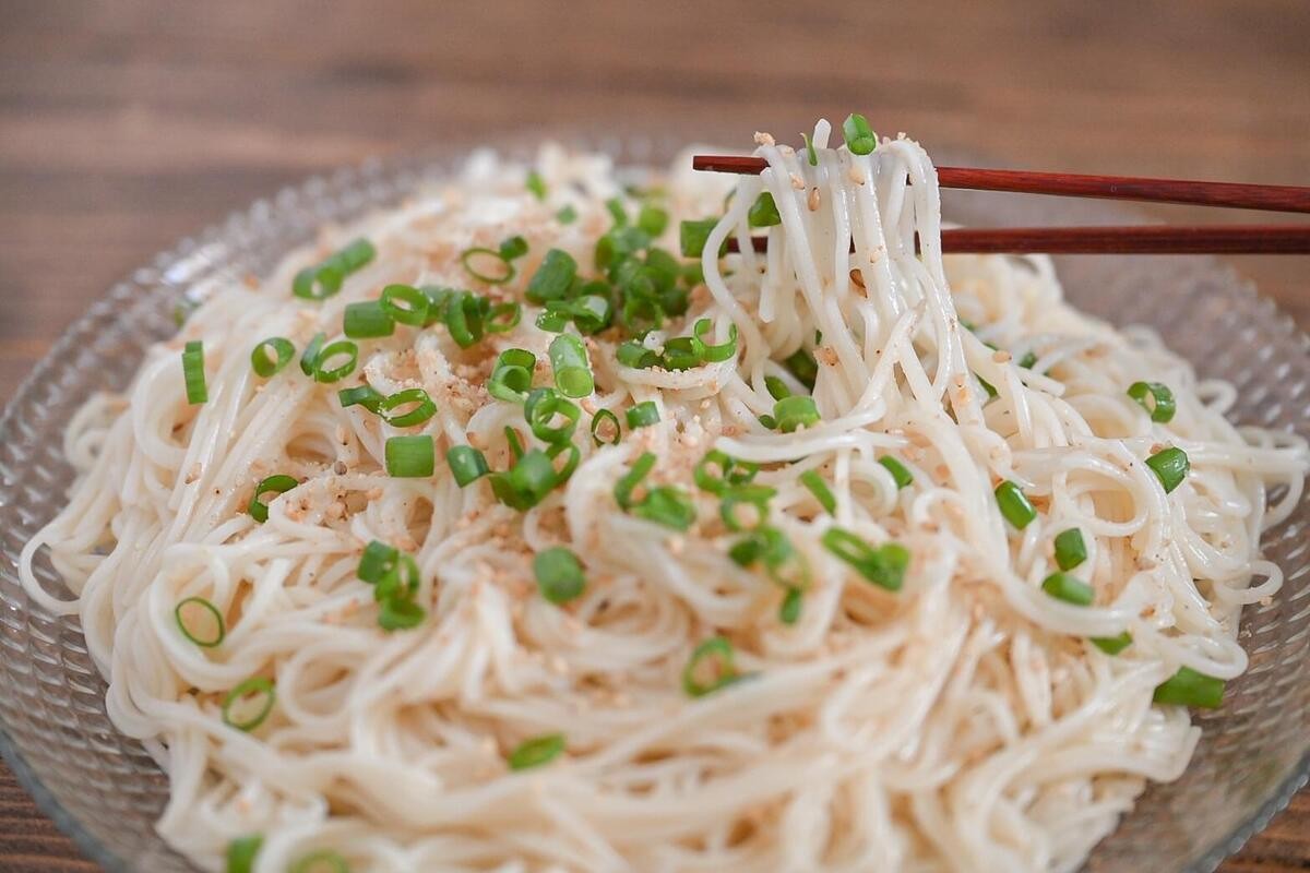 セブンプレミアム「やみつきのうま塩だれ素麺」のレシピ