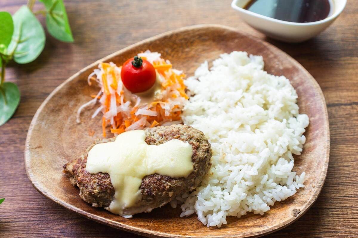 「元店長がこっそり教えるびっくりドンキーのハンバーグ」のレシピ