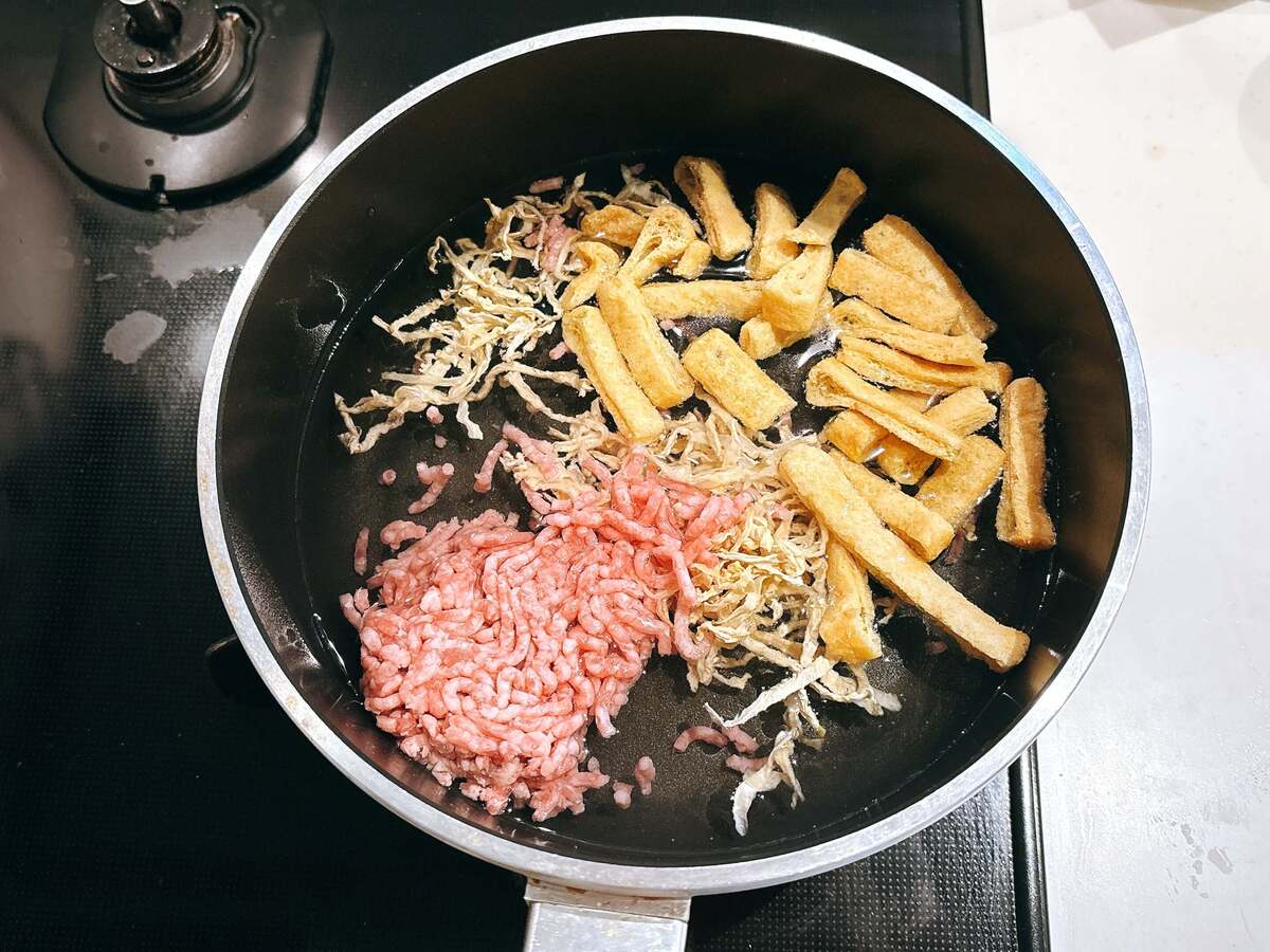 簡単すぎる「手間抜き豚汁」のレシピ