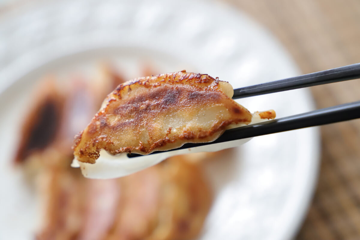 李朝園 肉汁あふれる生餃子/ やみつきキムチ餃子
