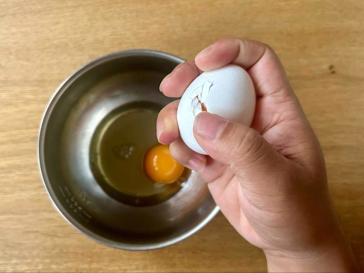 食品業界の大手企業が教える卵の割り方