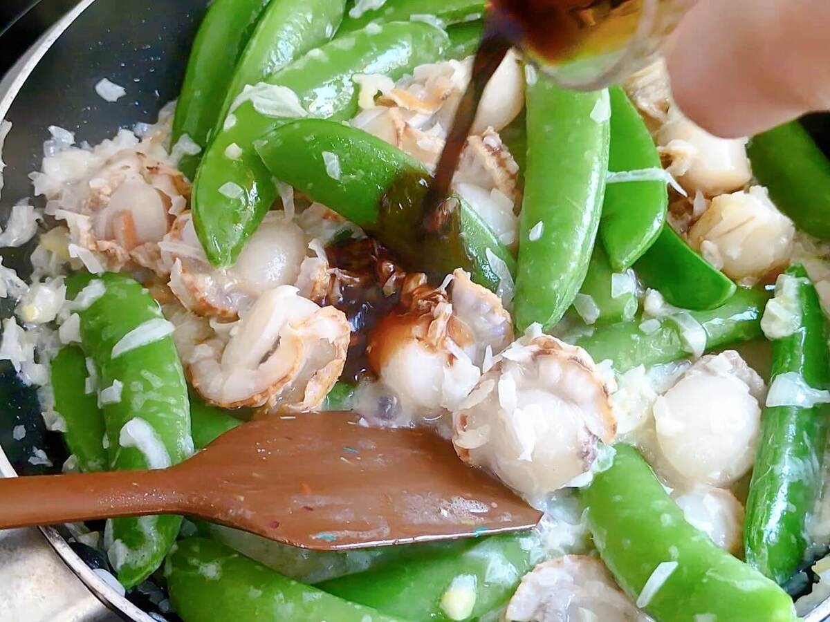 スナップエンドウとホタテのバター炒め