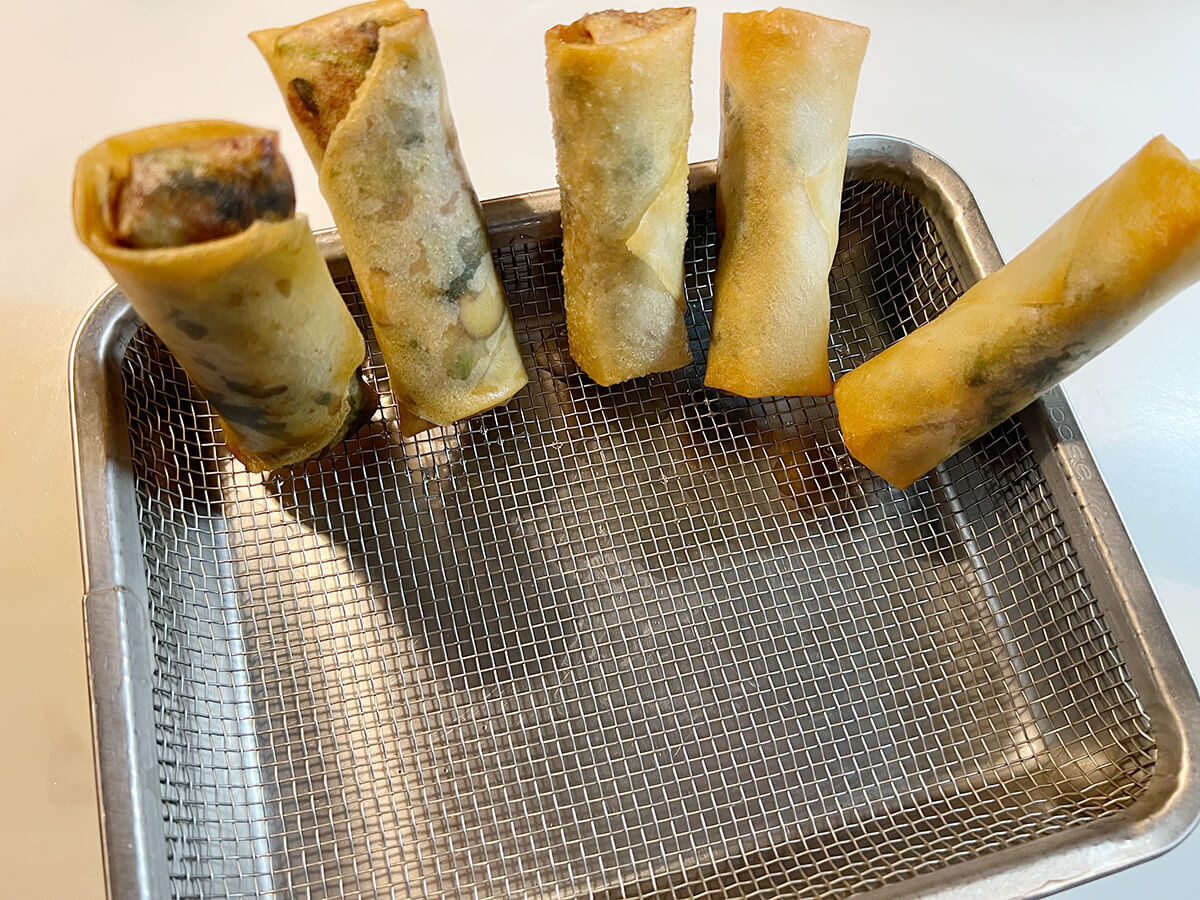 春菊と豚肉の春巻き