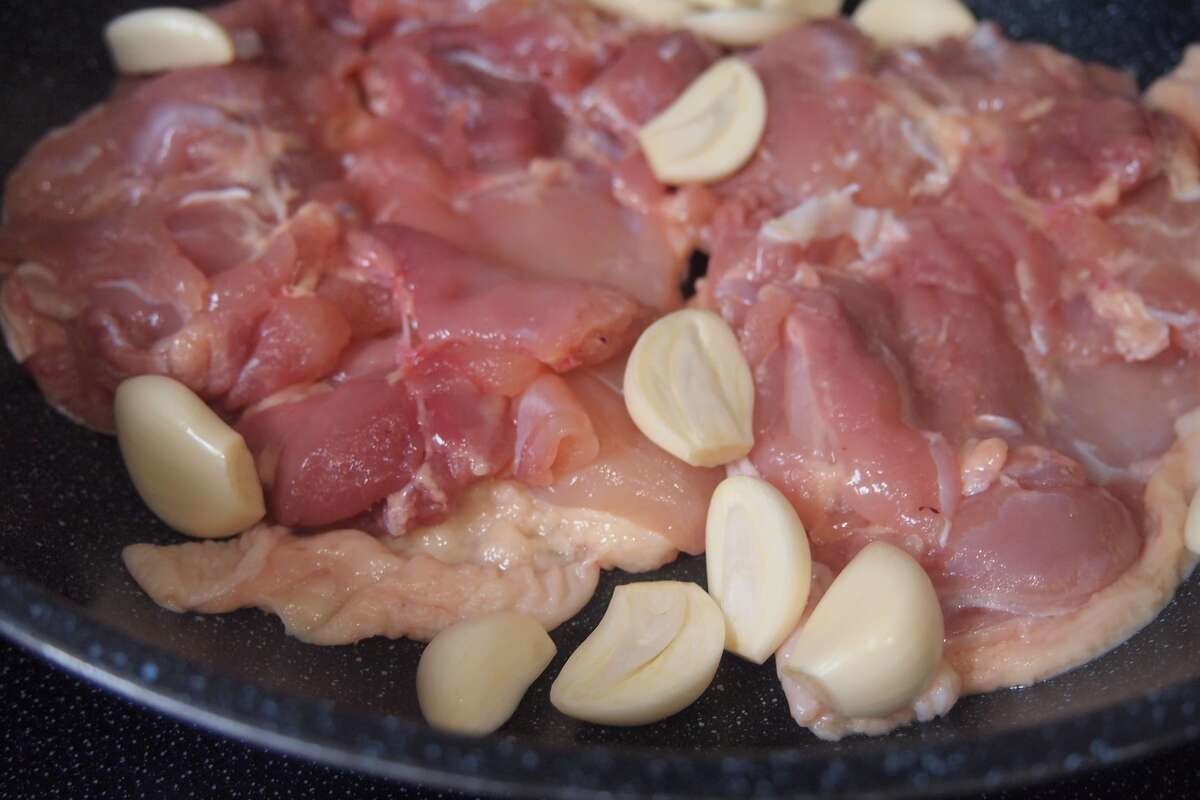 にんにく山のもも肉