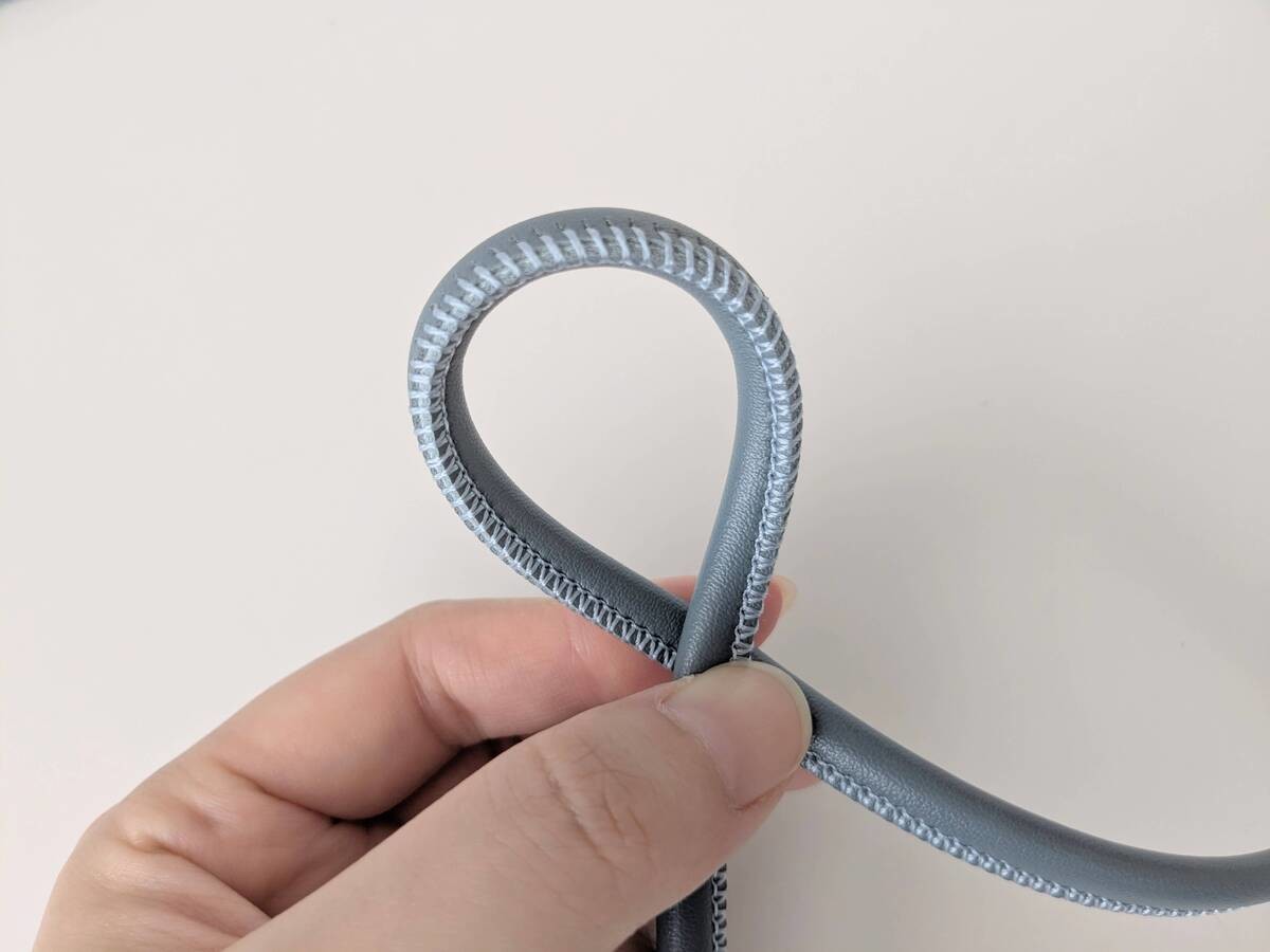長すぎるストラップを短くする方法