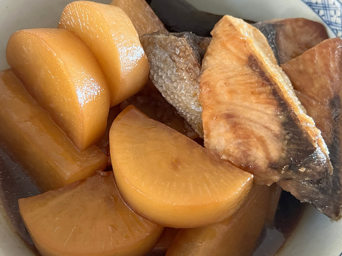 和田明日香さん「時短でもしみるブリ大根」