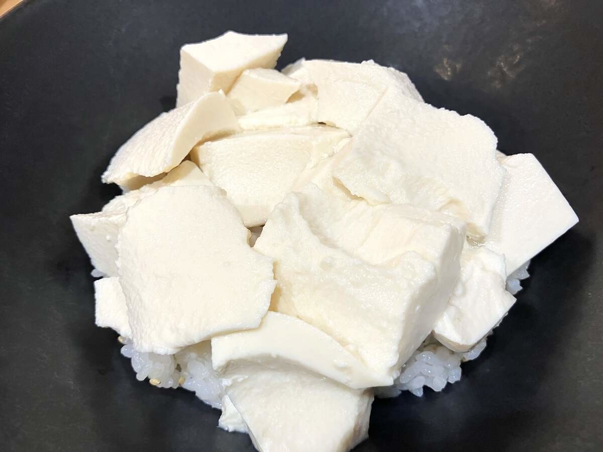 アサヒコ公式「悪魔の豆腐丼」のレシピ