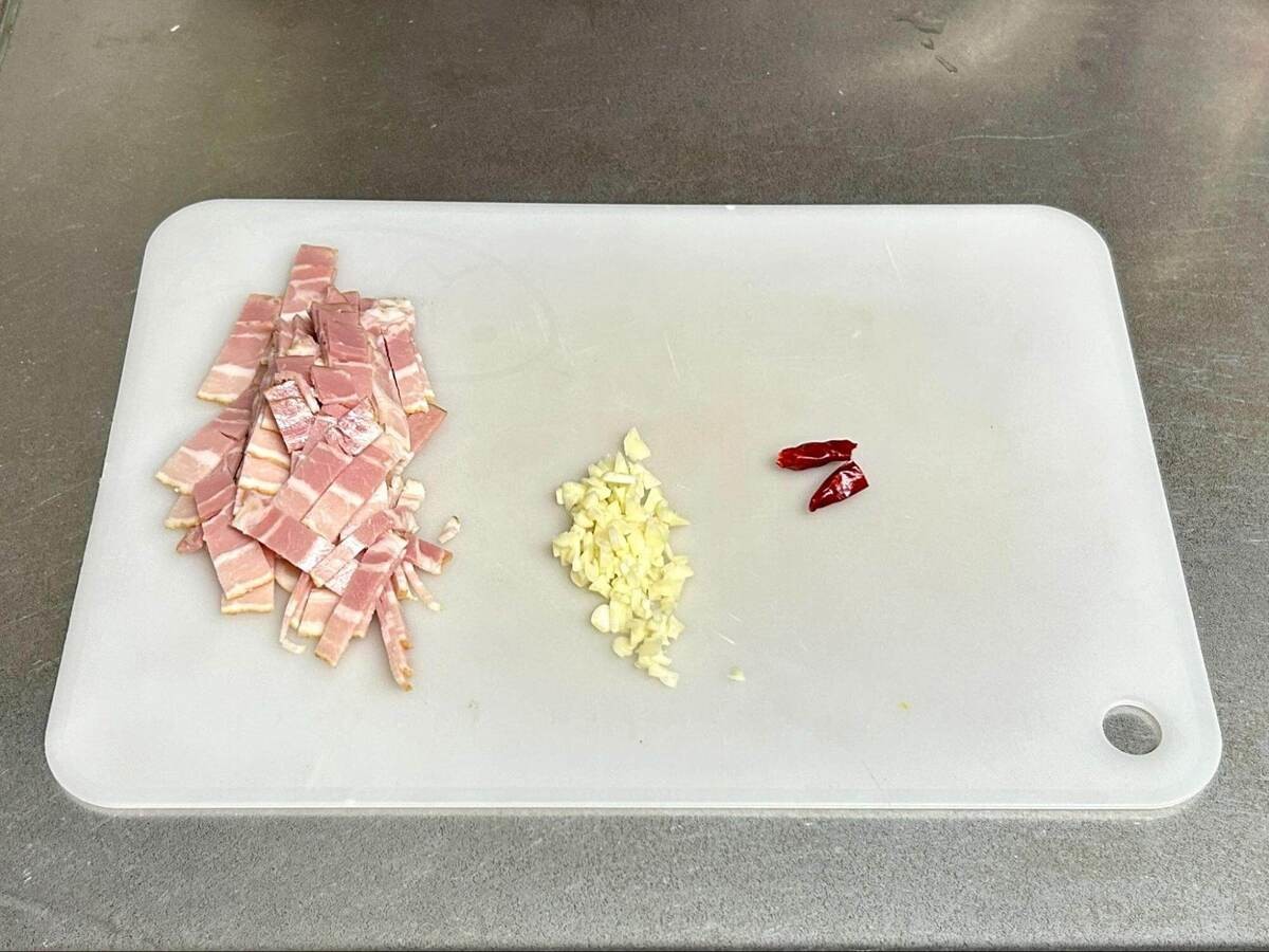 相葉マナブ「枝豆のさやごとアヒージョ」