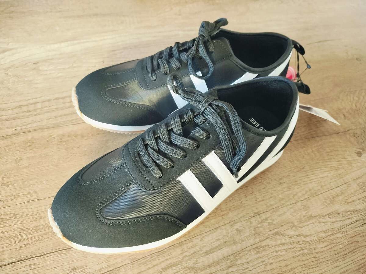 ワークマン新作「レトロスニーカー」