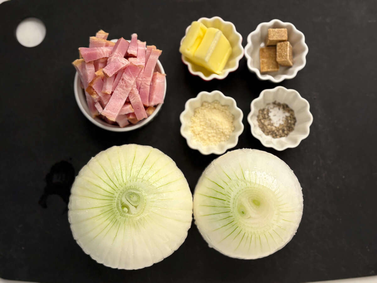 まりこさん「焼き玉ねぎ丸ごとスープ」