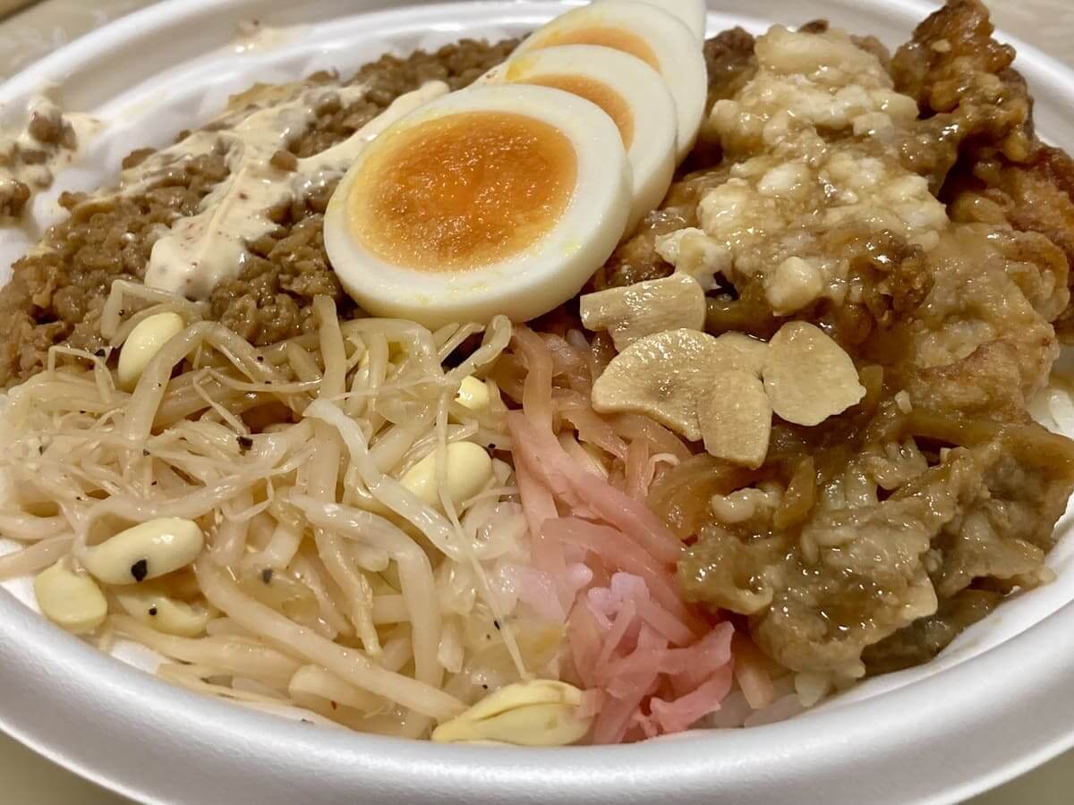 ファミマ「月見背徳メシ」