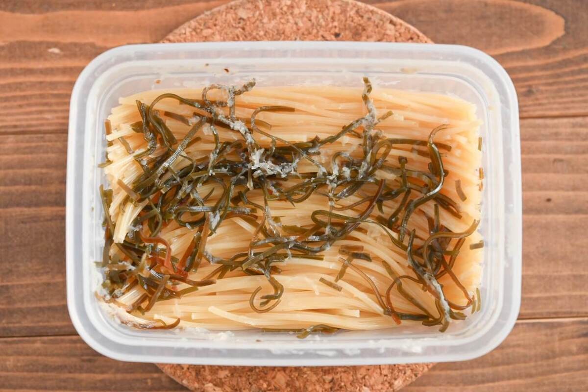 セブンプレミアム「レンジでうま塩こんぶパスタ」のレシピ