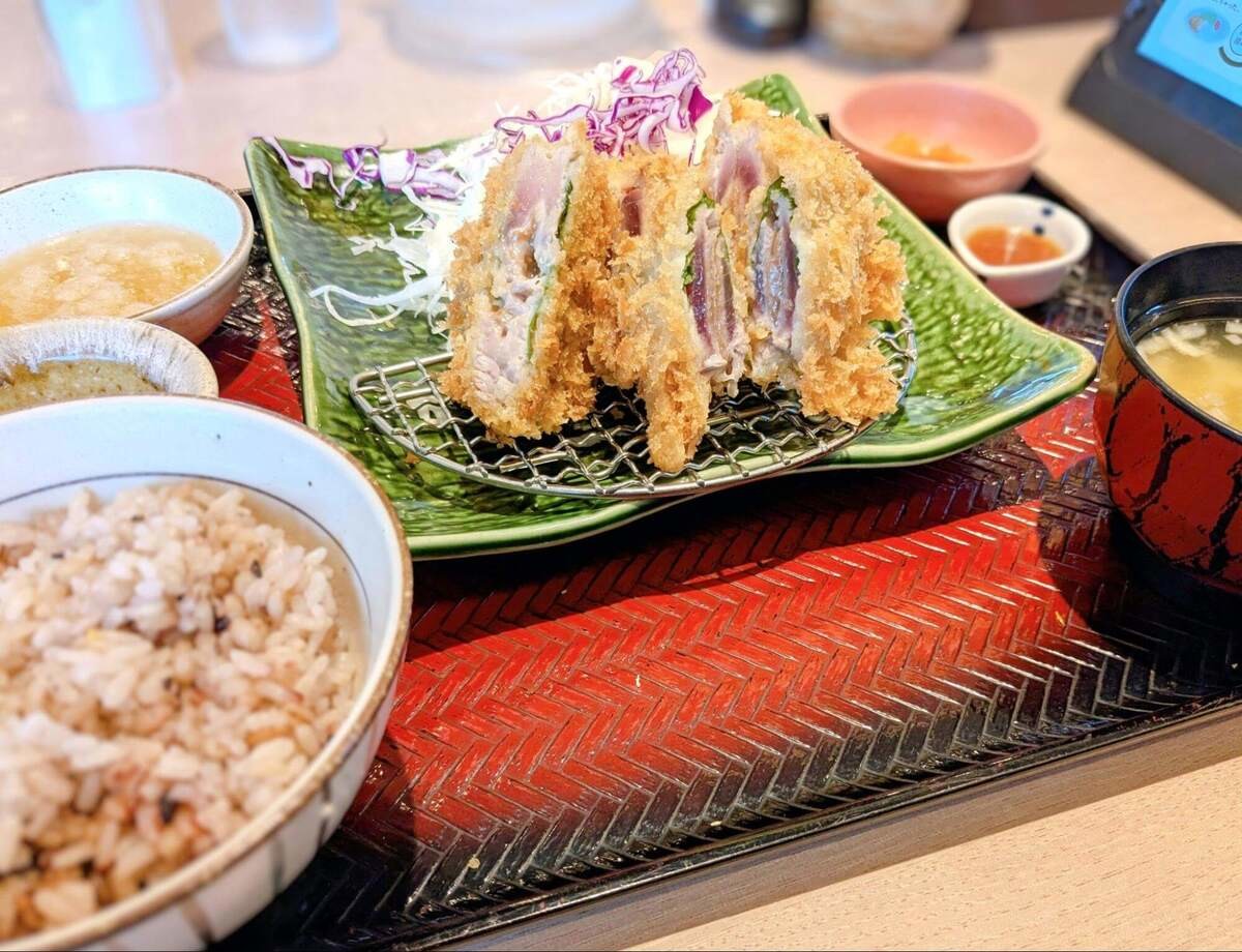 大戸屋「鰹の梅はさみ揚げ」