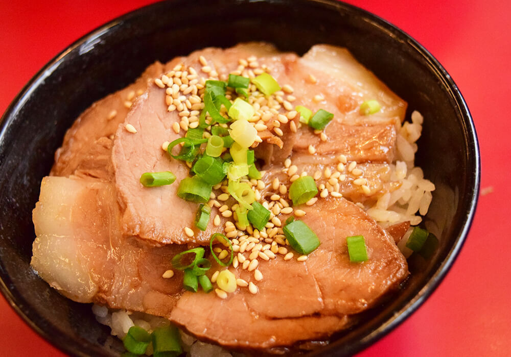 山岡家「スタミナもつ醤油ラーメン」実食レポ