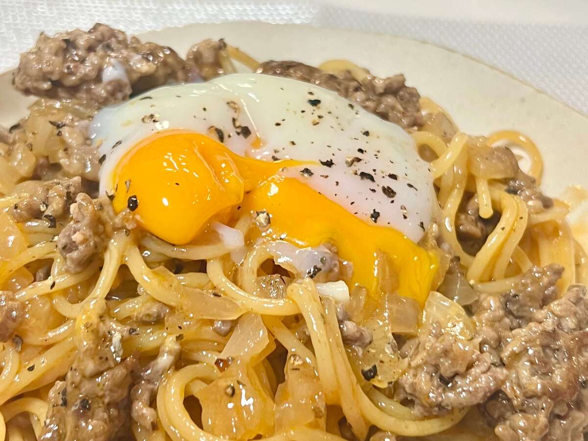 濃厚ボロネーゼ 温玉乗せ