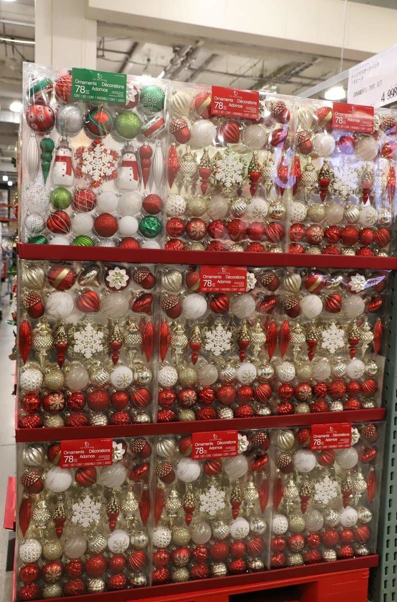 コストコ Santa's Toy Shop クリスマスディスプレイ ディズニー