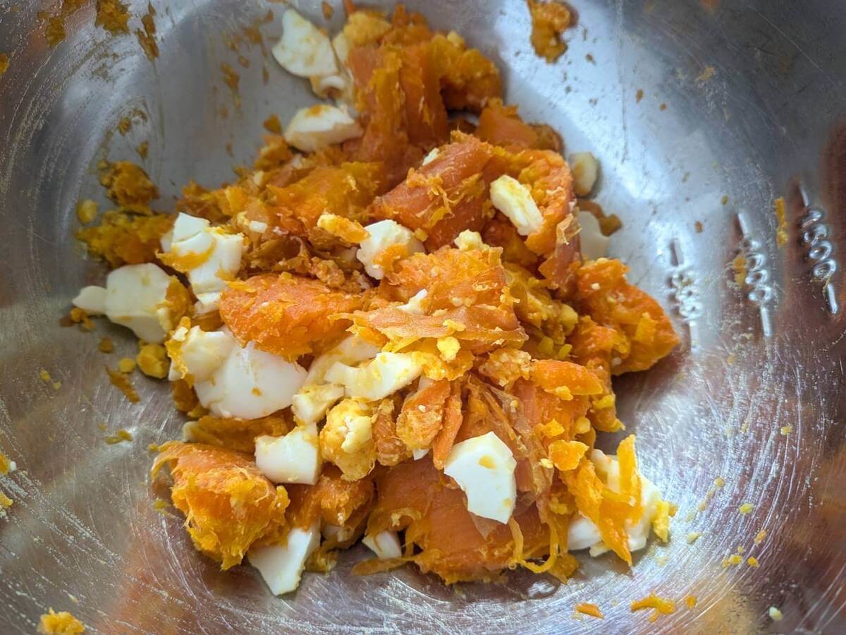 包丁もまな板も鍋も不要！レンチンで作るにんたまサラダ