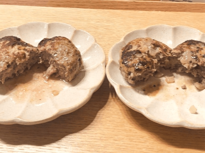 ハンバーグに氷(クラッシュアイス)を入れて焼くレシピ