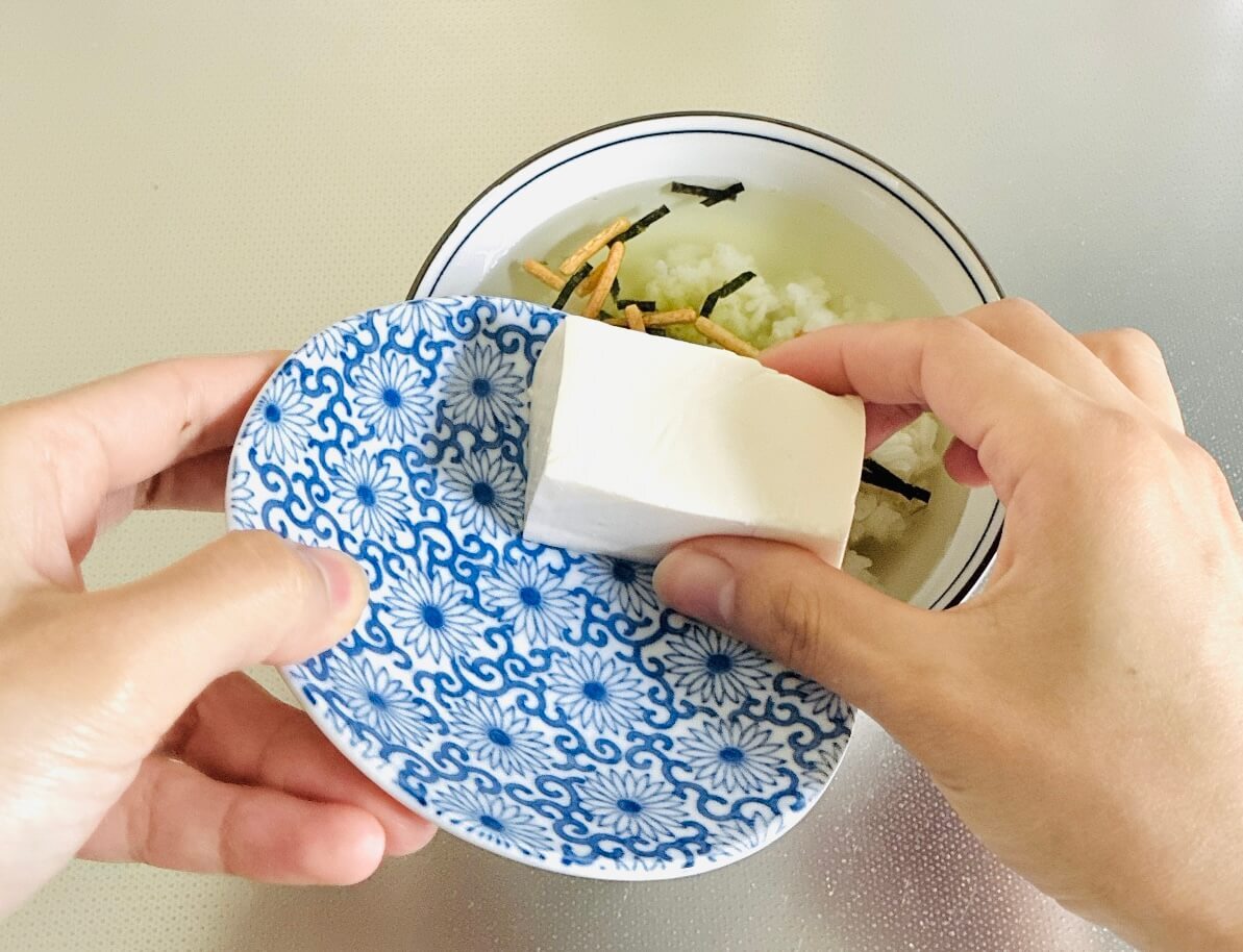 永谷園公式レシピ「冷やっこ茶づけ」
