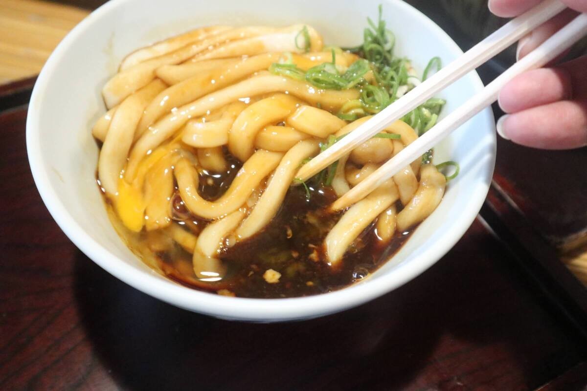 行列のできる人気店「ふくすけ」