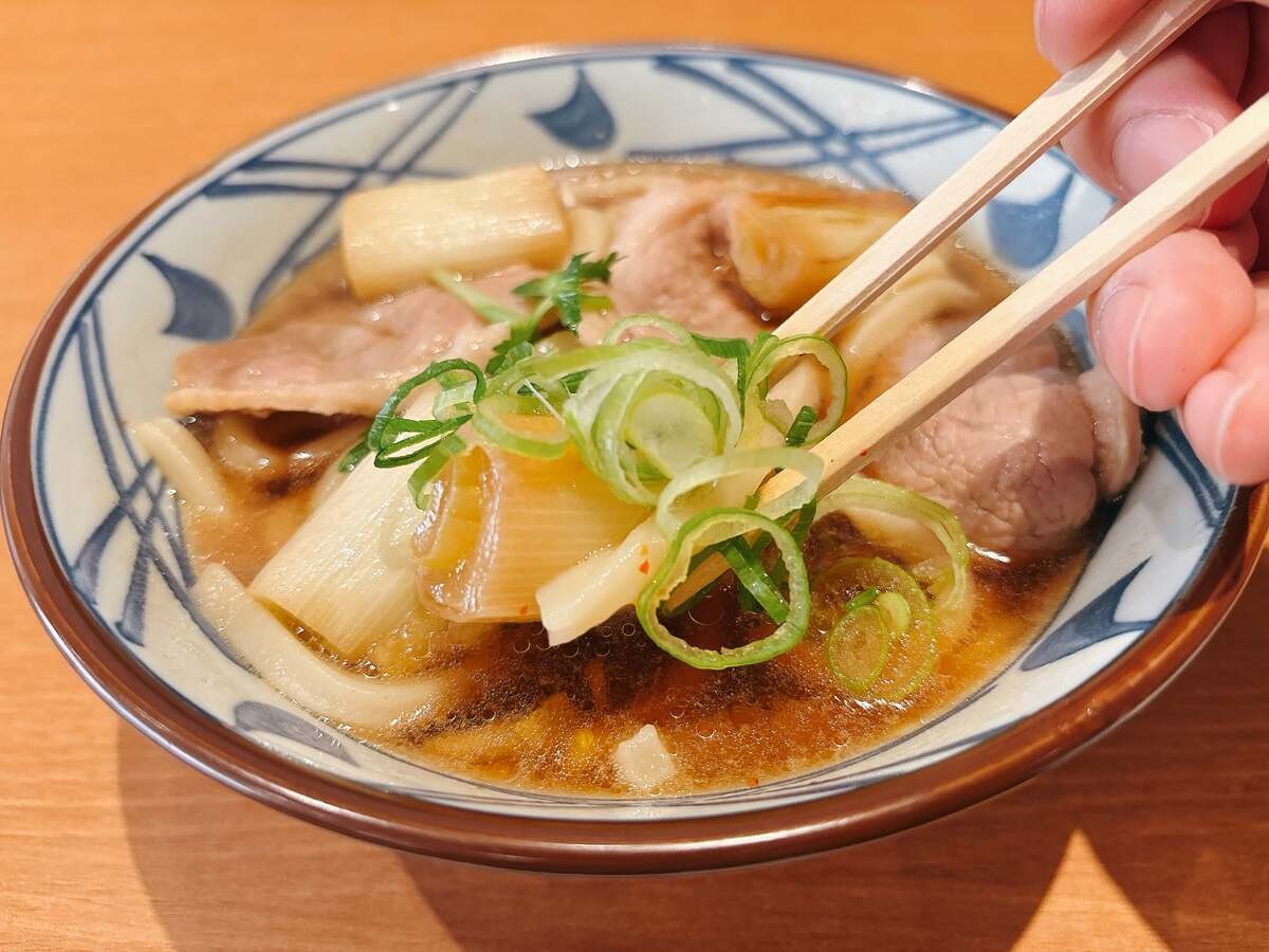 2025年いつから？「もう出てるよ♪」丸亀製麺「鴨ねぎうどん」