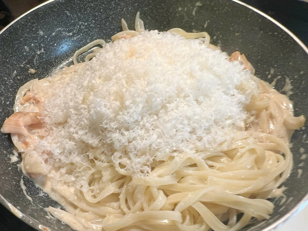 スモークサーモンのクリームパスタ