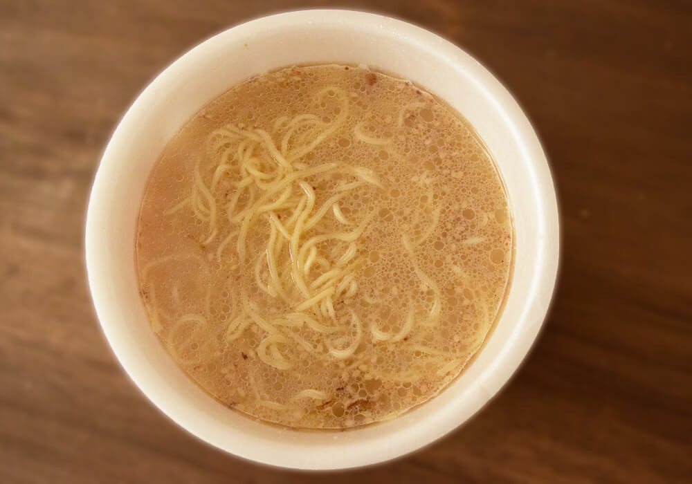 ローソン「スープ激うま！濃厚豚骨ラーメン」