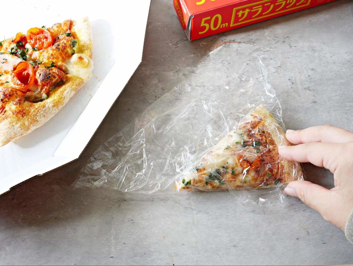 知らないと怖い！余ったピザで食中毒に？