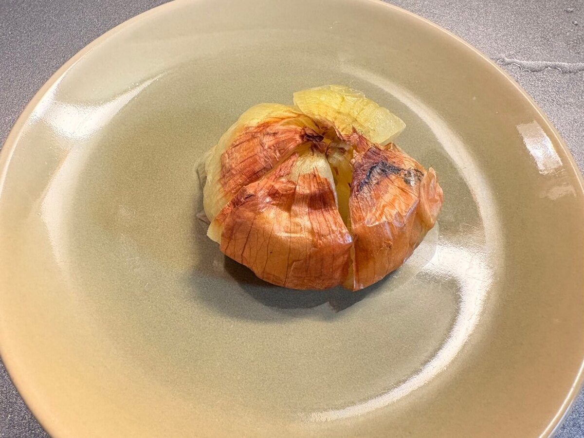 丸ごと玉ねぎのエスニック風味