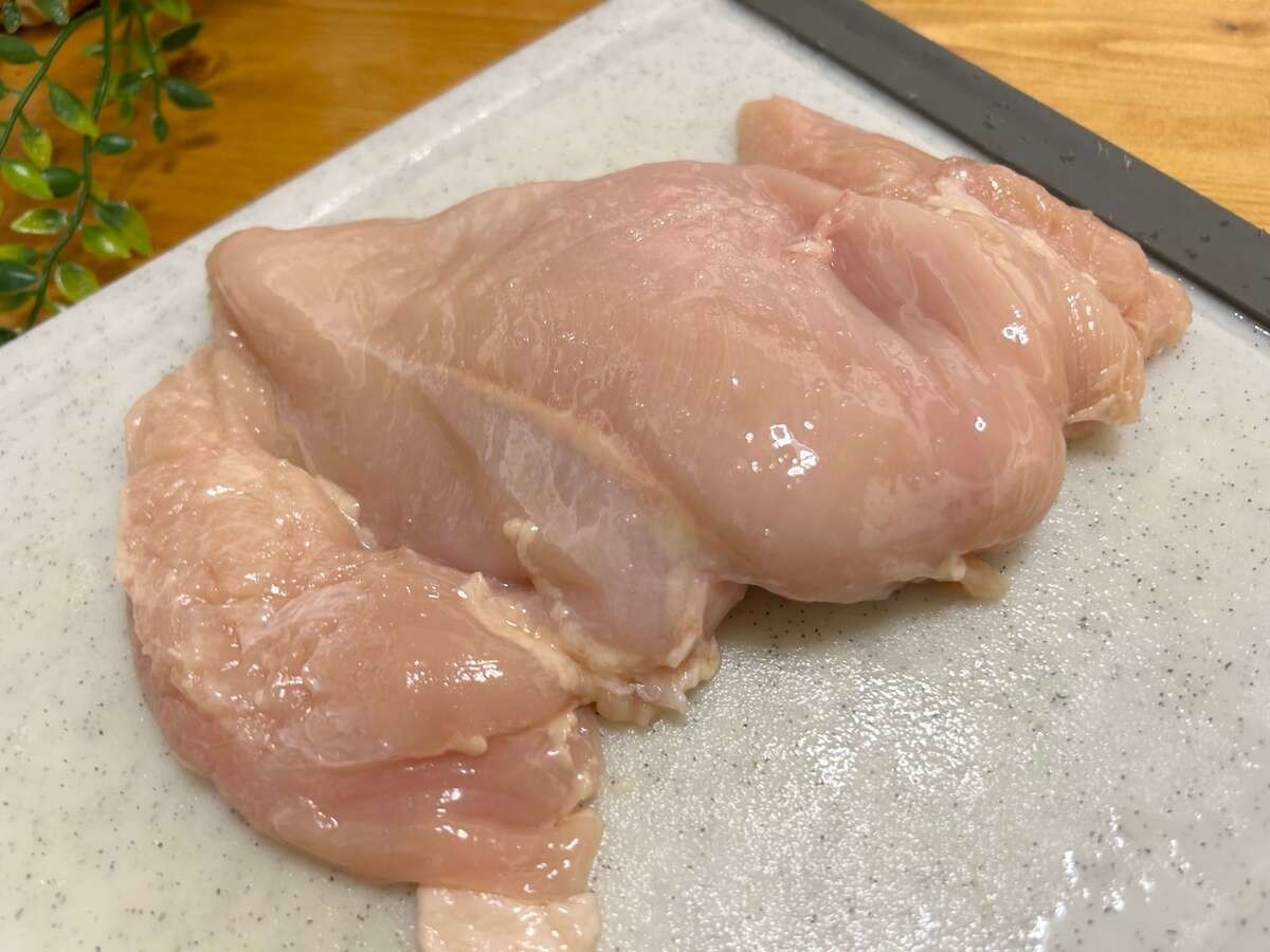 笠原将弘さん「鶏胸ソテー ポテトサラダ添え」のレシピ