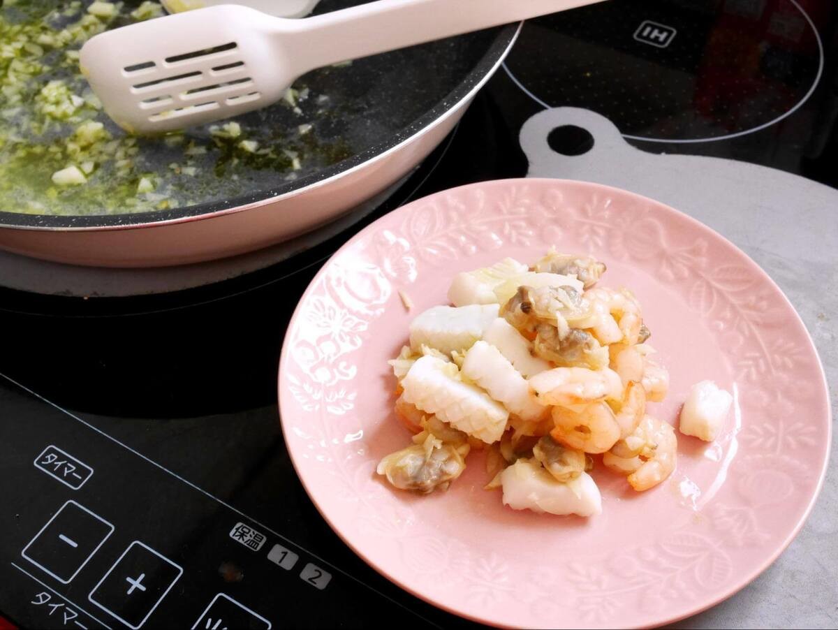 鳥羽周作さん「やばいペスカトーレ」のレシピ