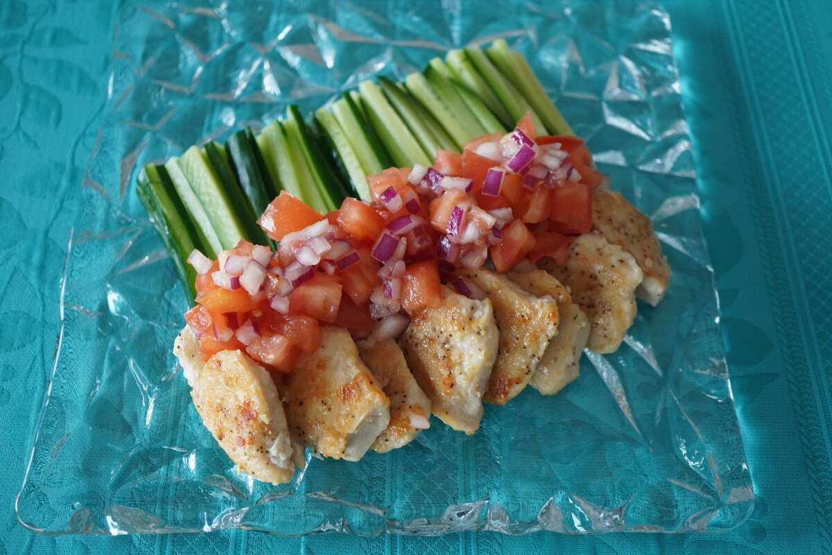 大原千鶴さん「鶏胸肉のトマト梅ソース」