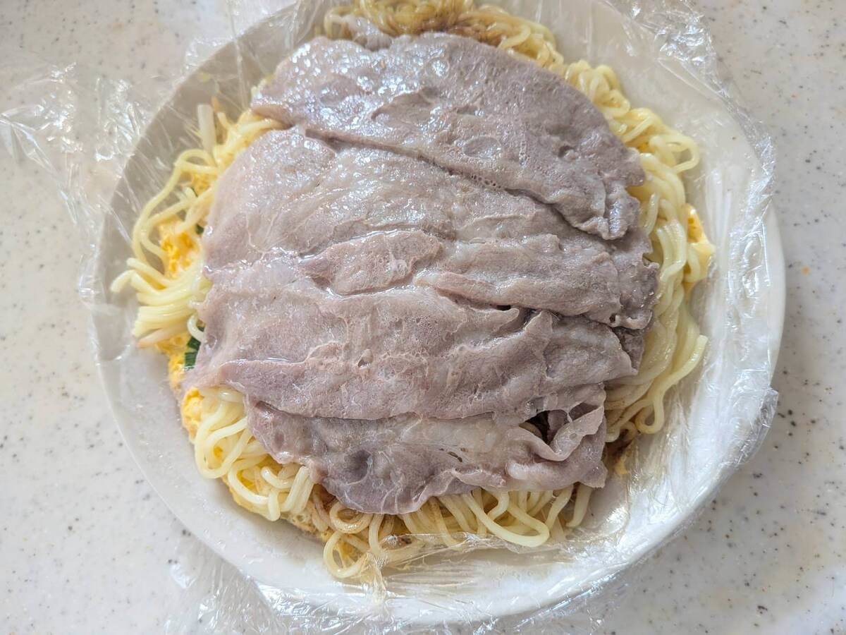 かわぴーさん「もう炒めない 爆速オムそば」