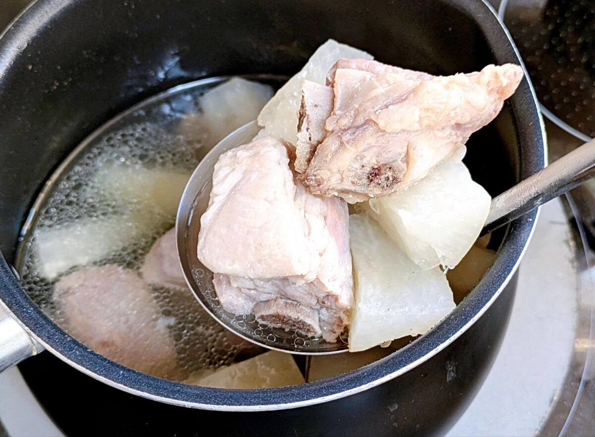 土井善晴さん「スペアリブと大根の塩煮」