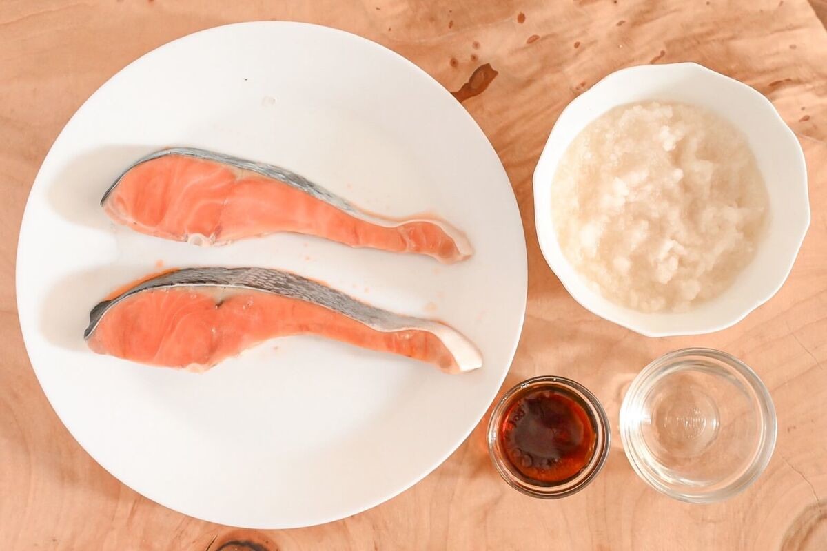 「ゆで塩鮭のおろしポン酢」
