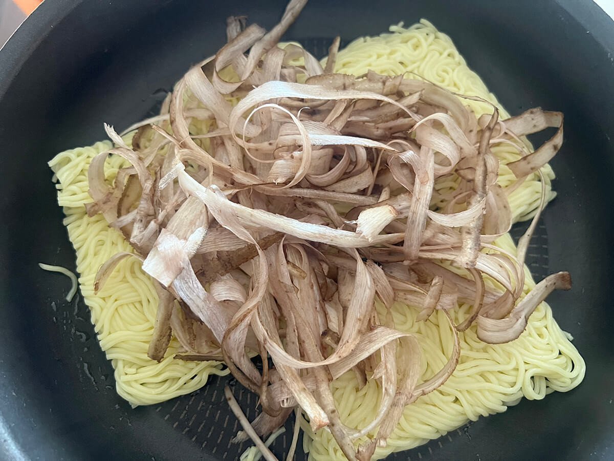 和田明日香さん「ごぼうのほったらかし焼きそば」