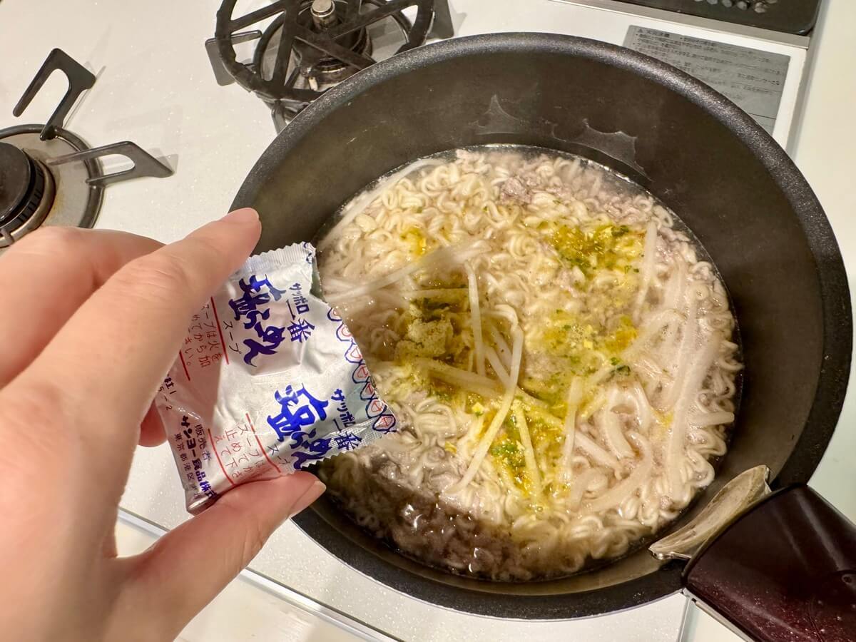 タイの台所さん「サッポロ一番塩らーめん タイ風アレンジ」