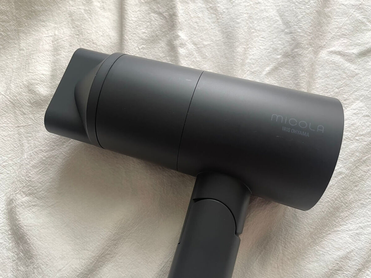 アイリスオーヤマ「MiCOLA イオンドライヤー HDR-M101」