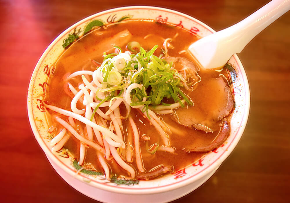 魁力屋「京都漆黒醤油ラーメン」