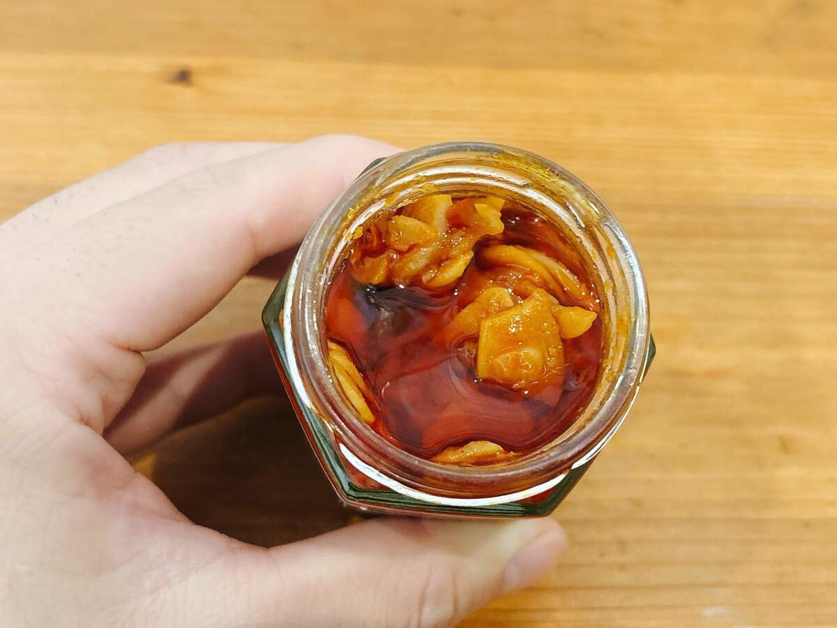 青いにんにく辣油 青唐辛子