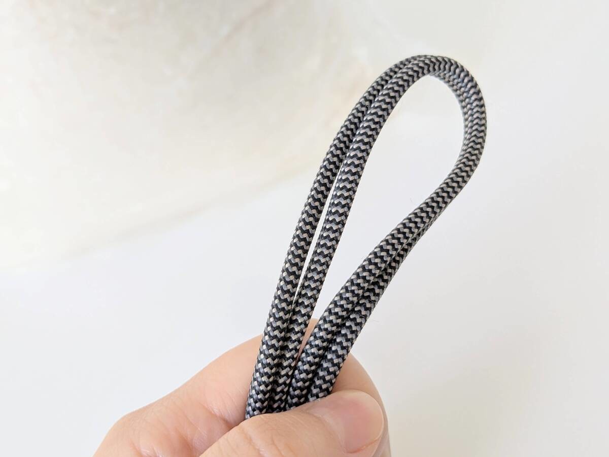 パンパンになったポリ袋を簡単に縛る裏ワザ