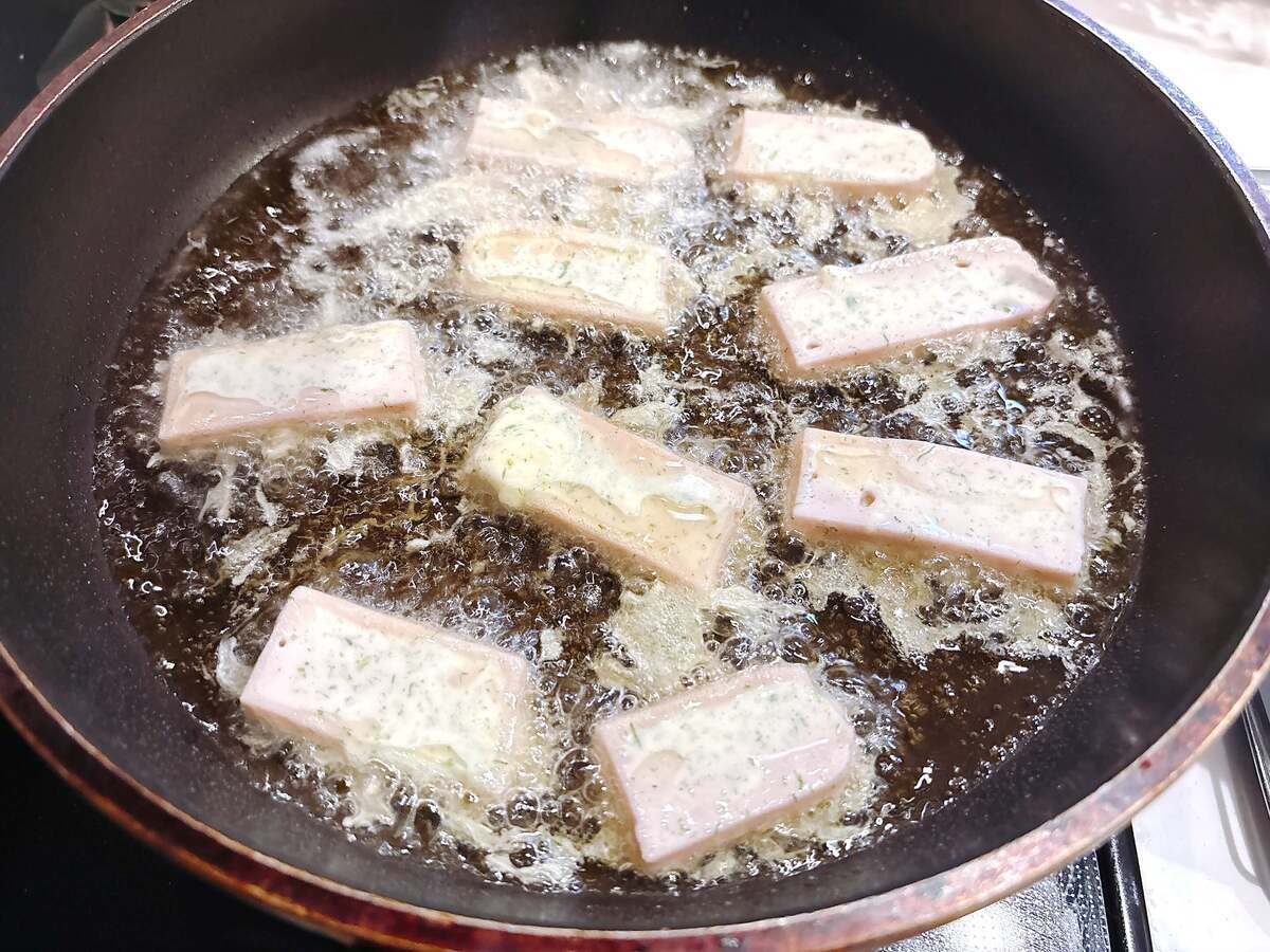 ニッスイ公式「おさかなのソーセージの磯辺揚げ」