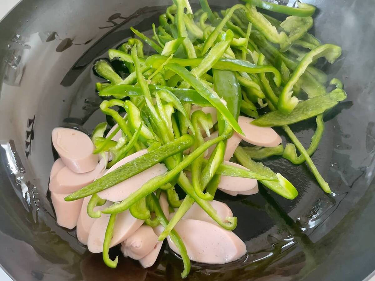 5時に夢中!「魚肉ソーセージとピーマンの卵炒め」