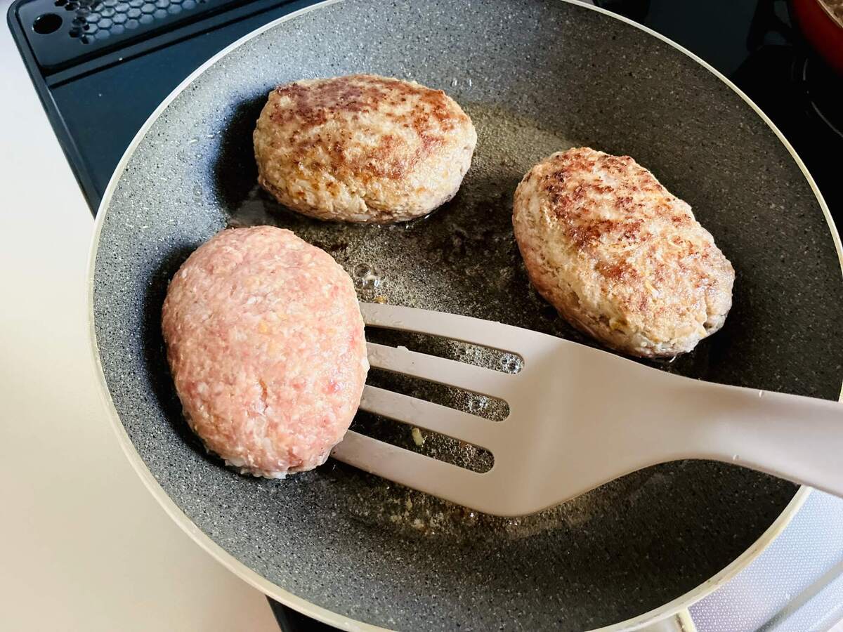 料理教室のBonちゃん×Tokyo T’s Kitchen「元店長がこっそり教えるびっくりドンキーのハンバーグ」のレシピ