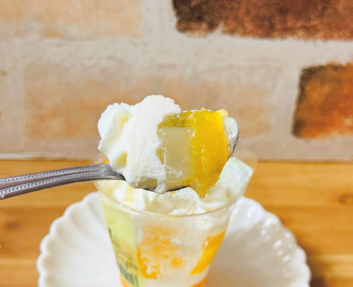 【シャトレーゼ】『Dessertパルフェ パイン＆オレンジ』