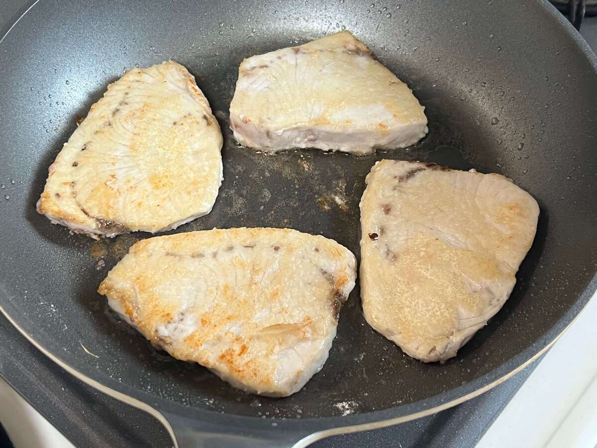 カジキの照り焼き みぞれ添え